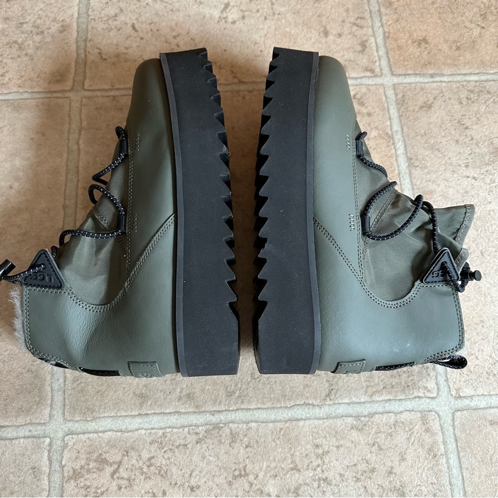 NWOB Ugg Classic Rising Platform Toggle Boot Sage Green Army Green Size 7 - Picture 5 of 7